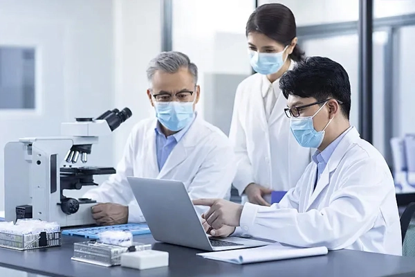 100 R&D Experts 600-400.webp